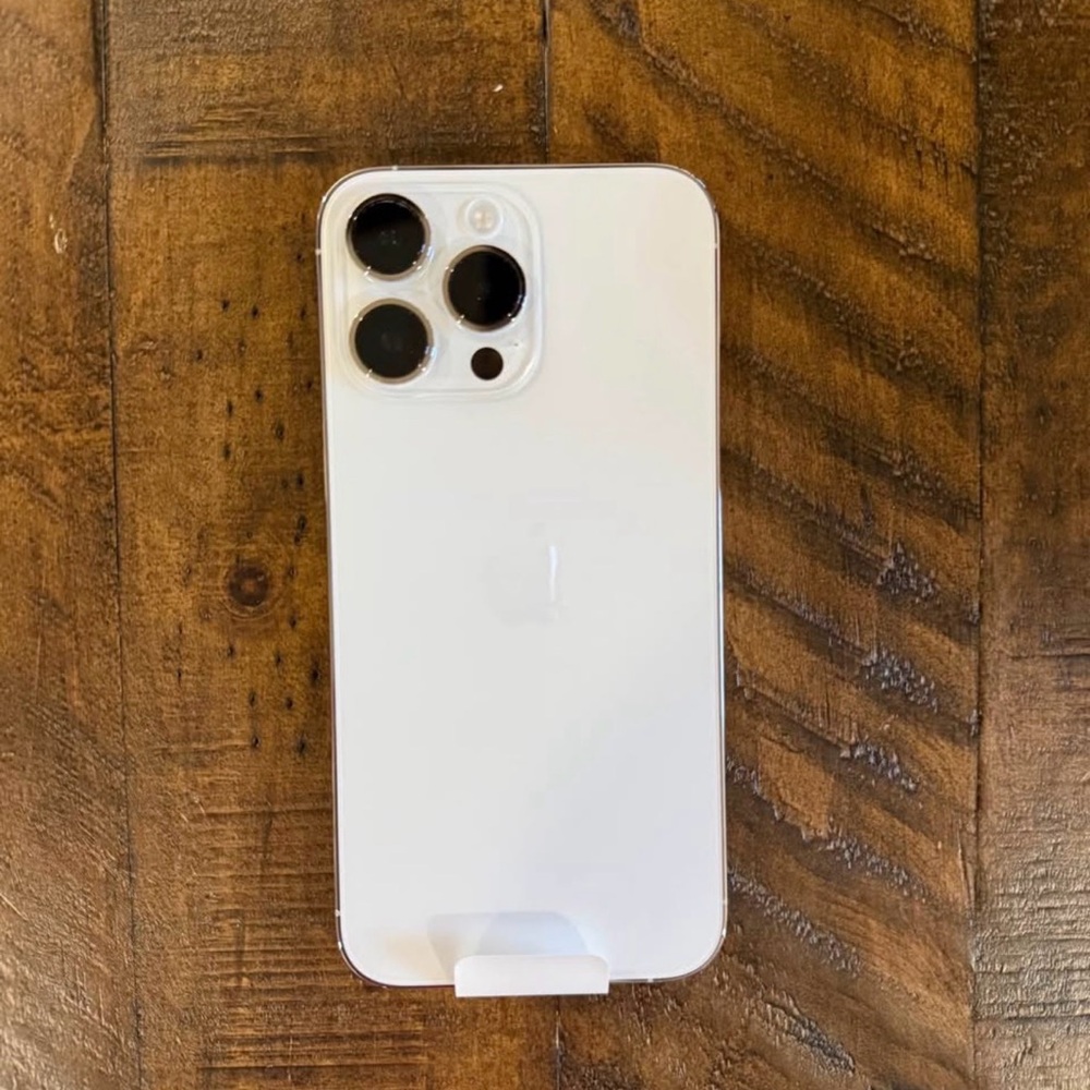 iPhone 14 Pro Max 128GB in Silver